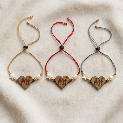 Artesanía en Madera - Pulsera de Tres Reyes Magos en Corazón *One Size*