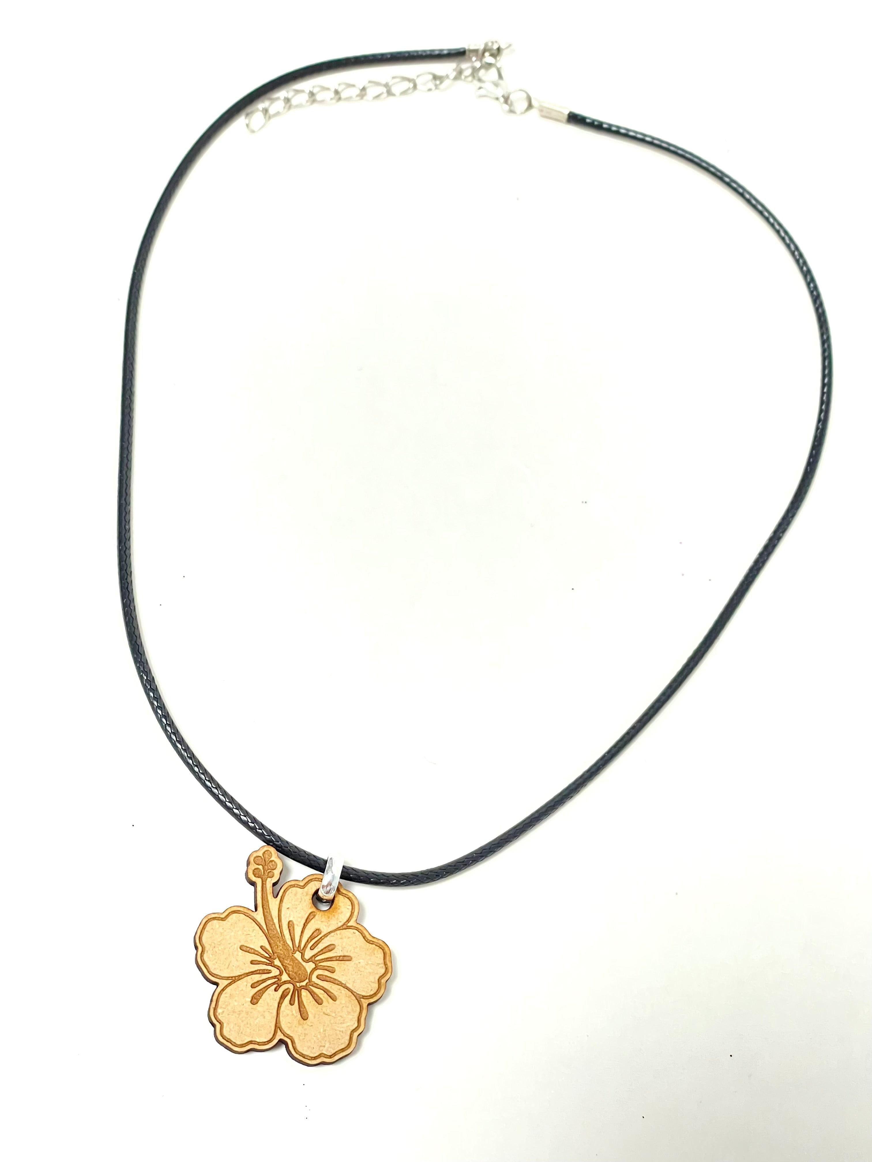 Artesanía de Puerto Rico- Collar souvenir amapola en madera