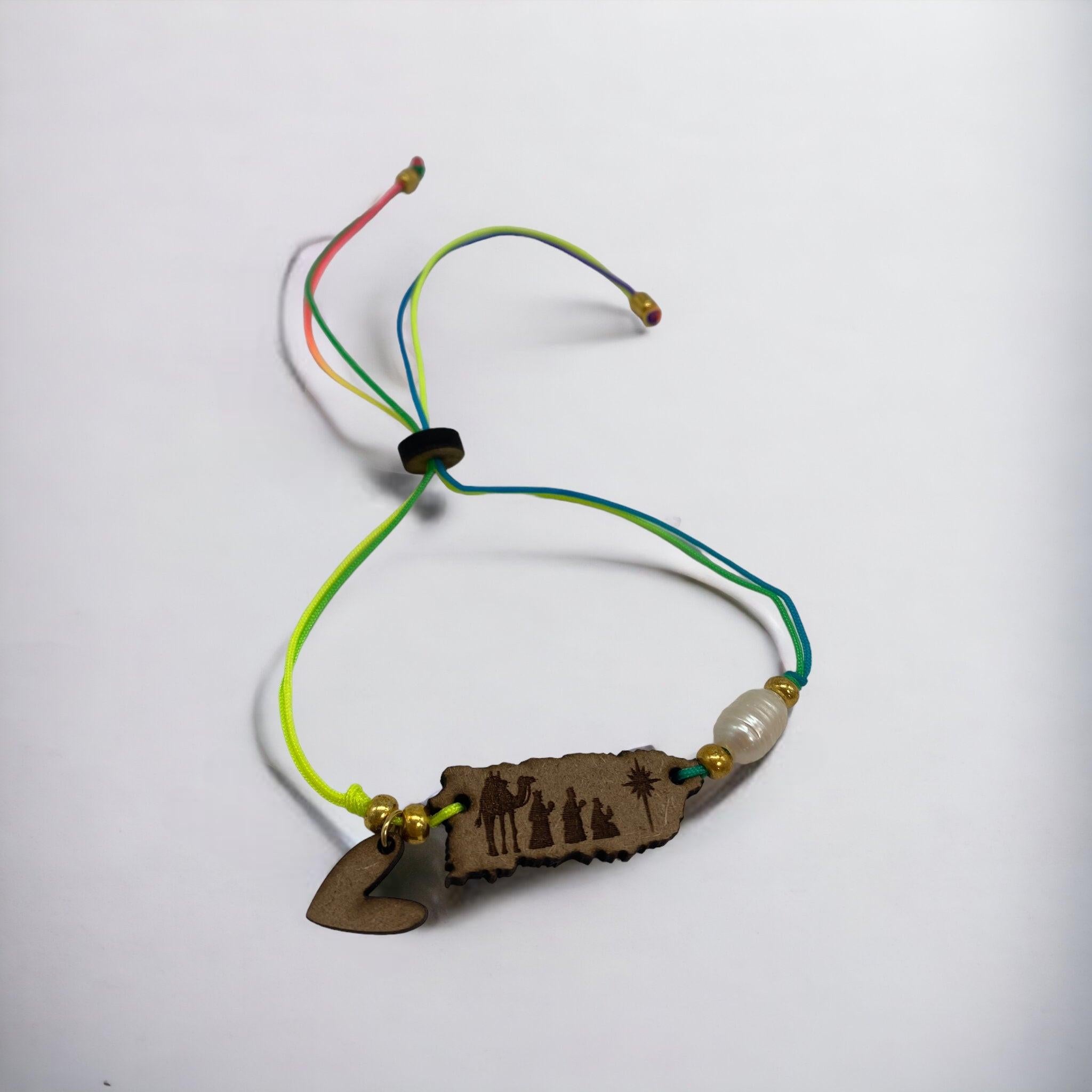 Artesanía en Madera - Pulsera Mapa de Puerto Rico con Reyes Magos *One Size*