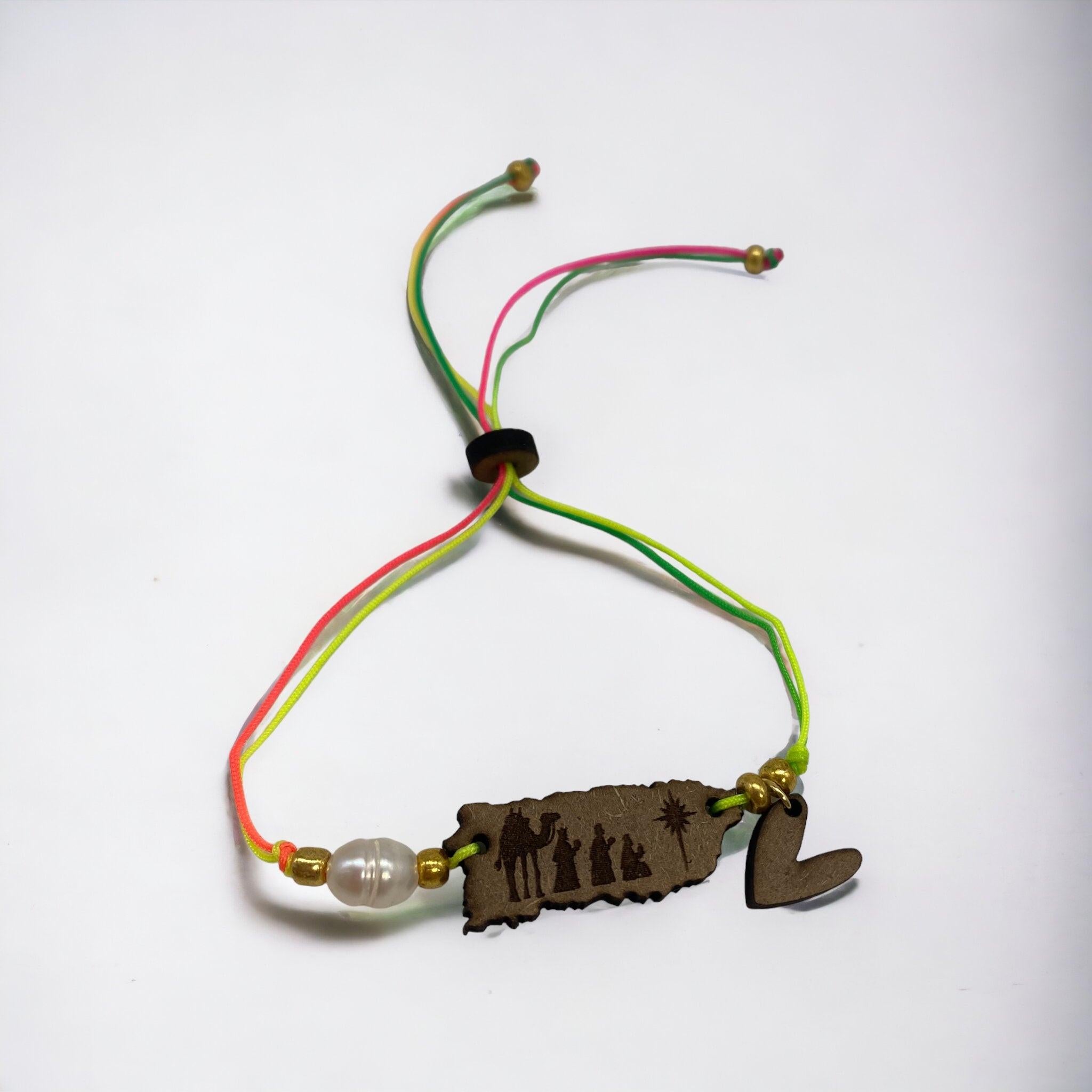 Artesanía en Madera - Pulsera Mapa de Puerto Rico con Reyes Magos *One Size*
