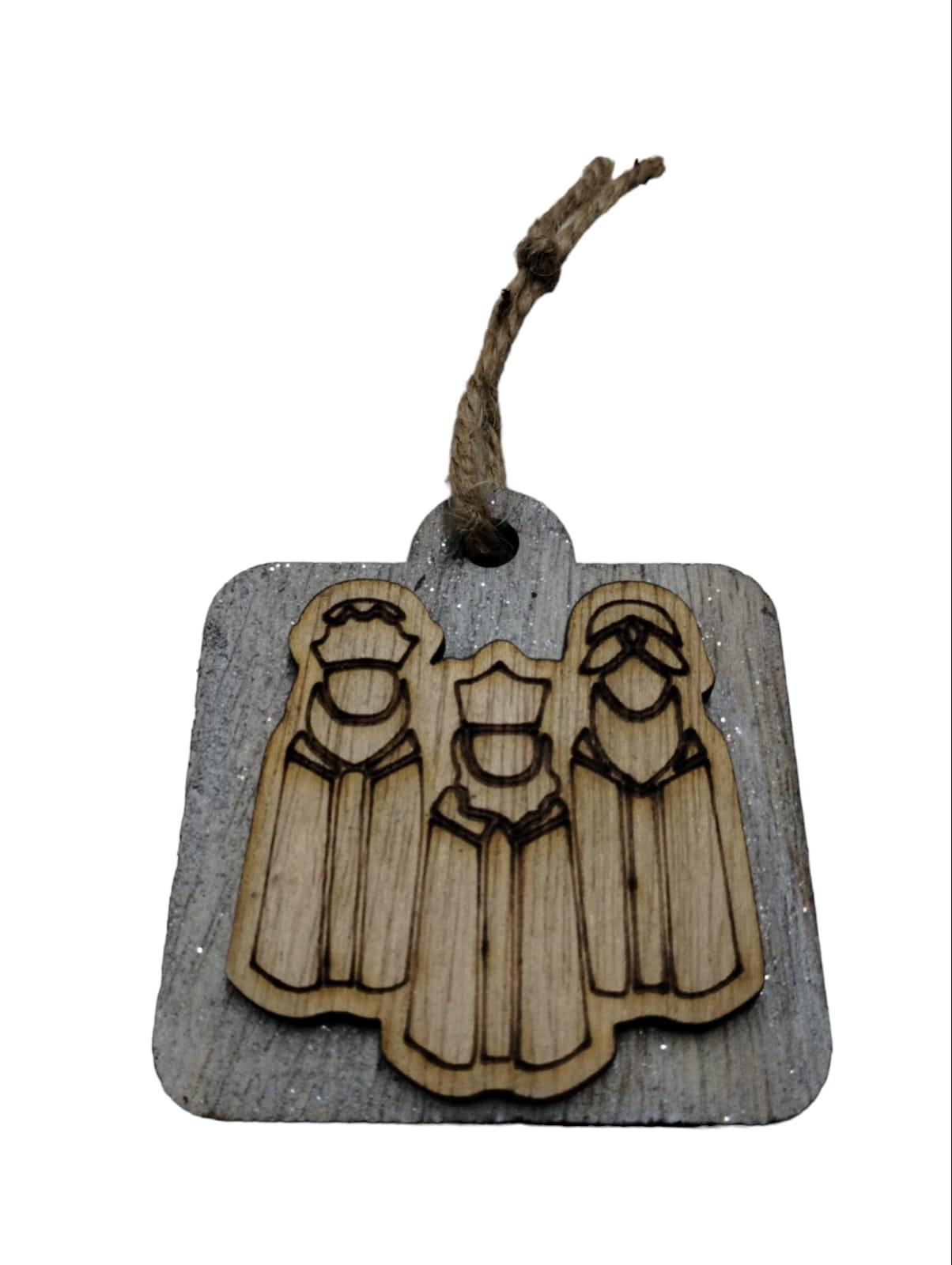 Artesanía en Madera - Ornamentos Tres Reyes Magos en Relieve (de frente) 3'' aprox.
