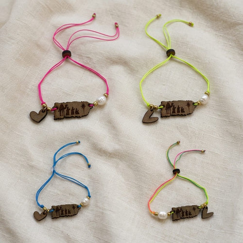 Artesanía en Madera - Pulsera Mapa de Puerto Rico con Reyes Magos  *One Size*