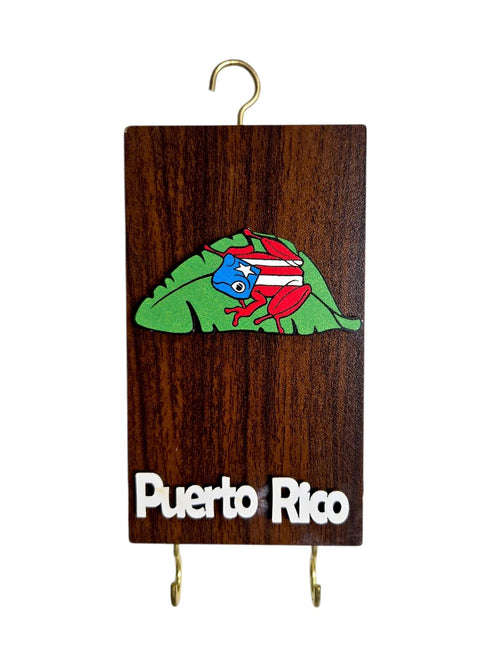 Porta Llaves de Madera con Diseño de Coquí y Hoja – Decoración Boricua.