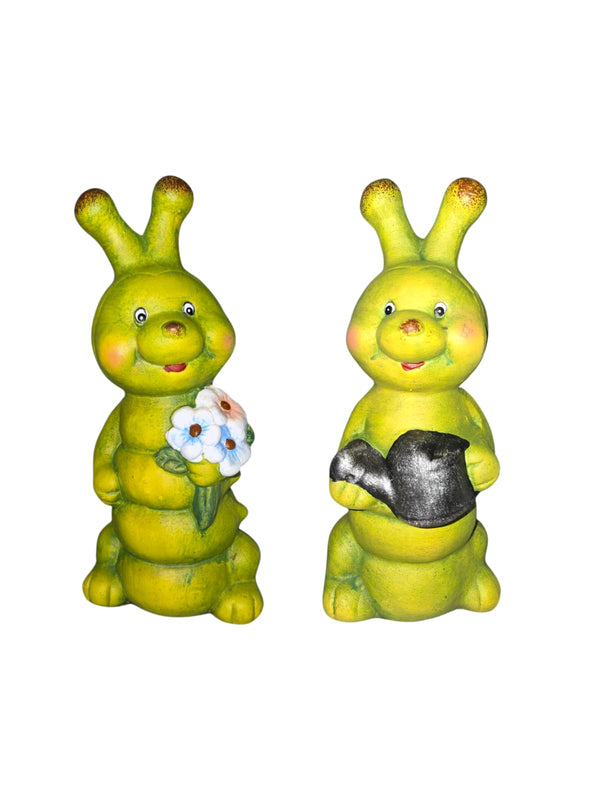 Figura de Ceramica para Patio- Oruga con flores y regadera