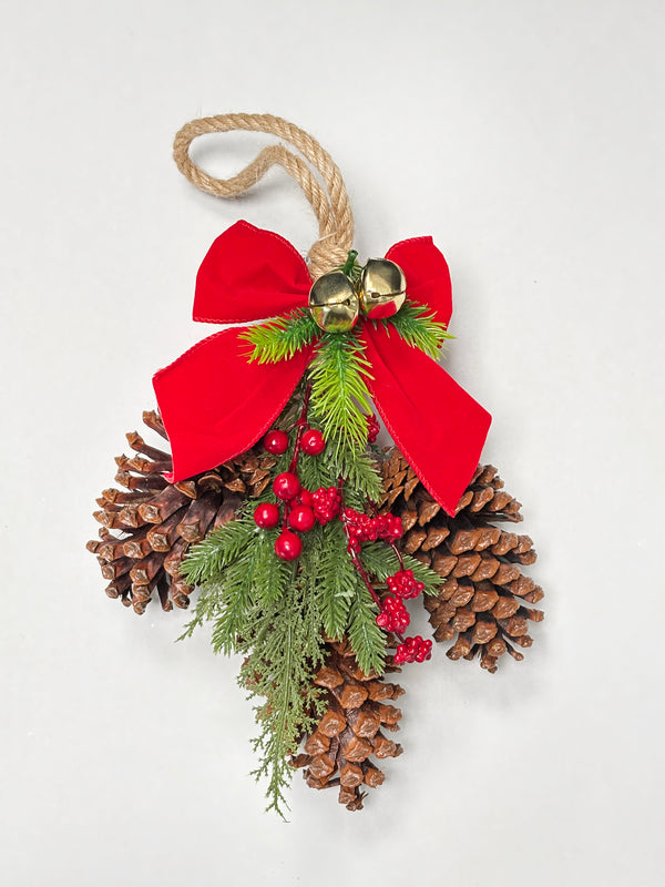 Navidad - Colgante de semilla de pino y cascabel 17"