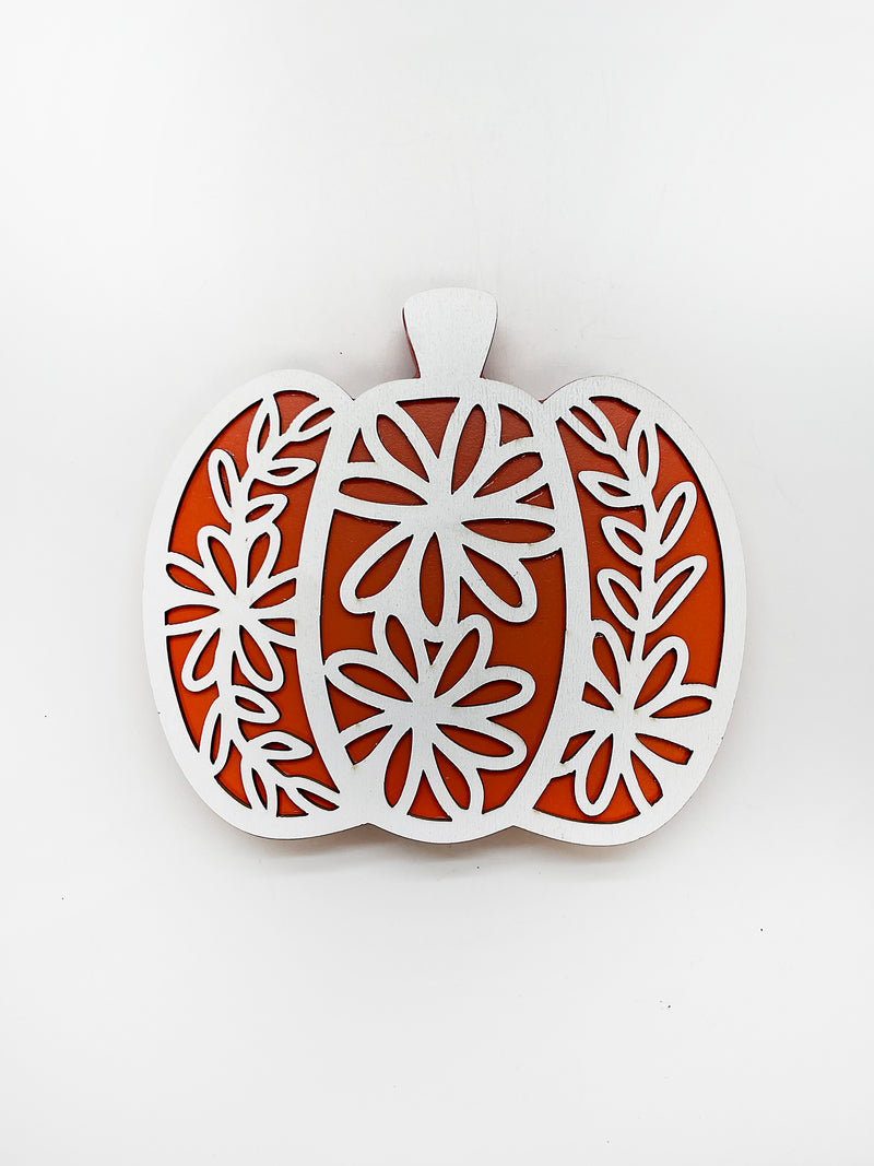 Otoño - Calabazas decorativas de madera, colores a escoger. 4.75"x5.25"
