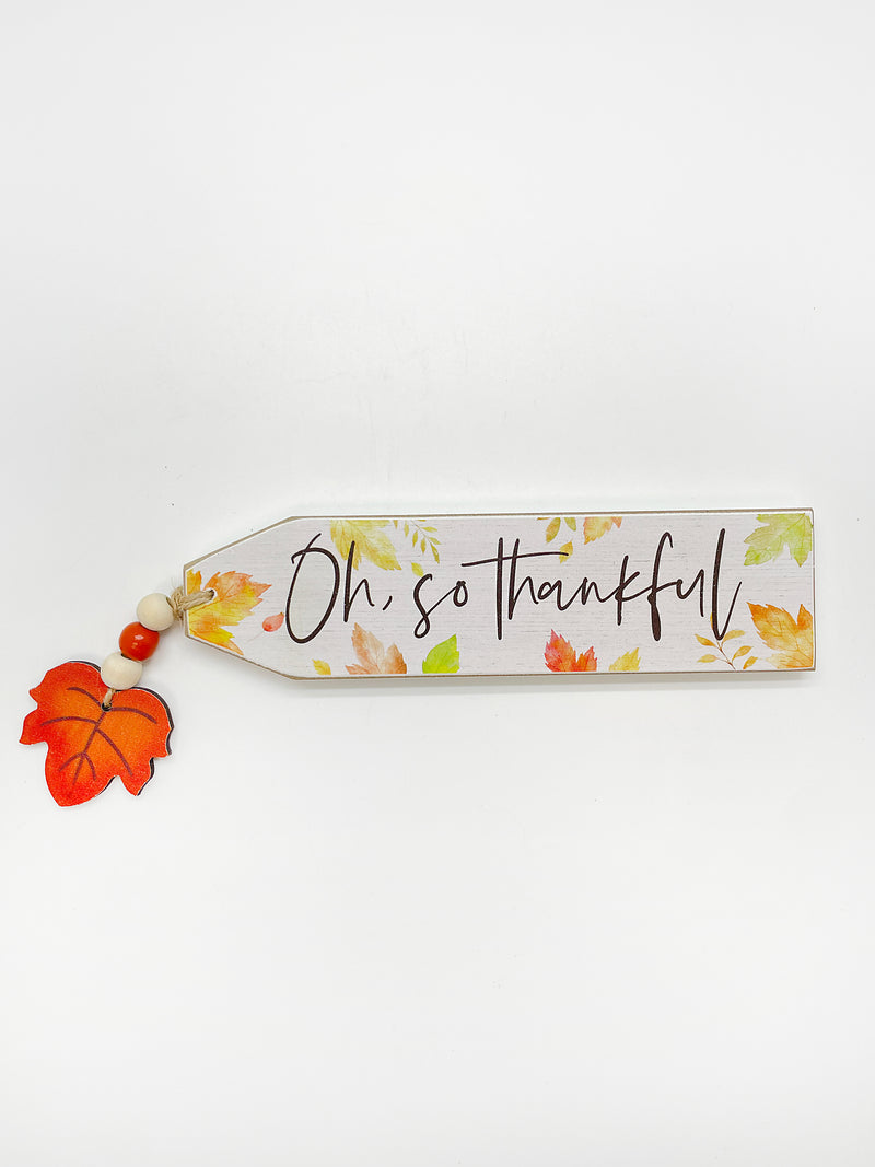 Otoño - Decoración de madera para mesa con detalle colgante, mensaje a escoger. 8"x2"