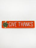 Otoño - Decoración larga de madera para mesa, color a escoger. 9.50"x2"