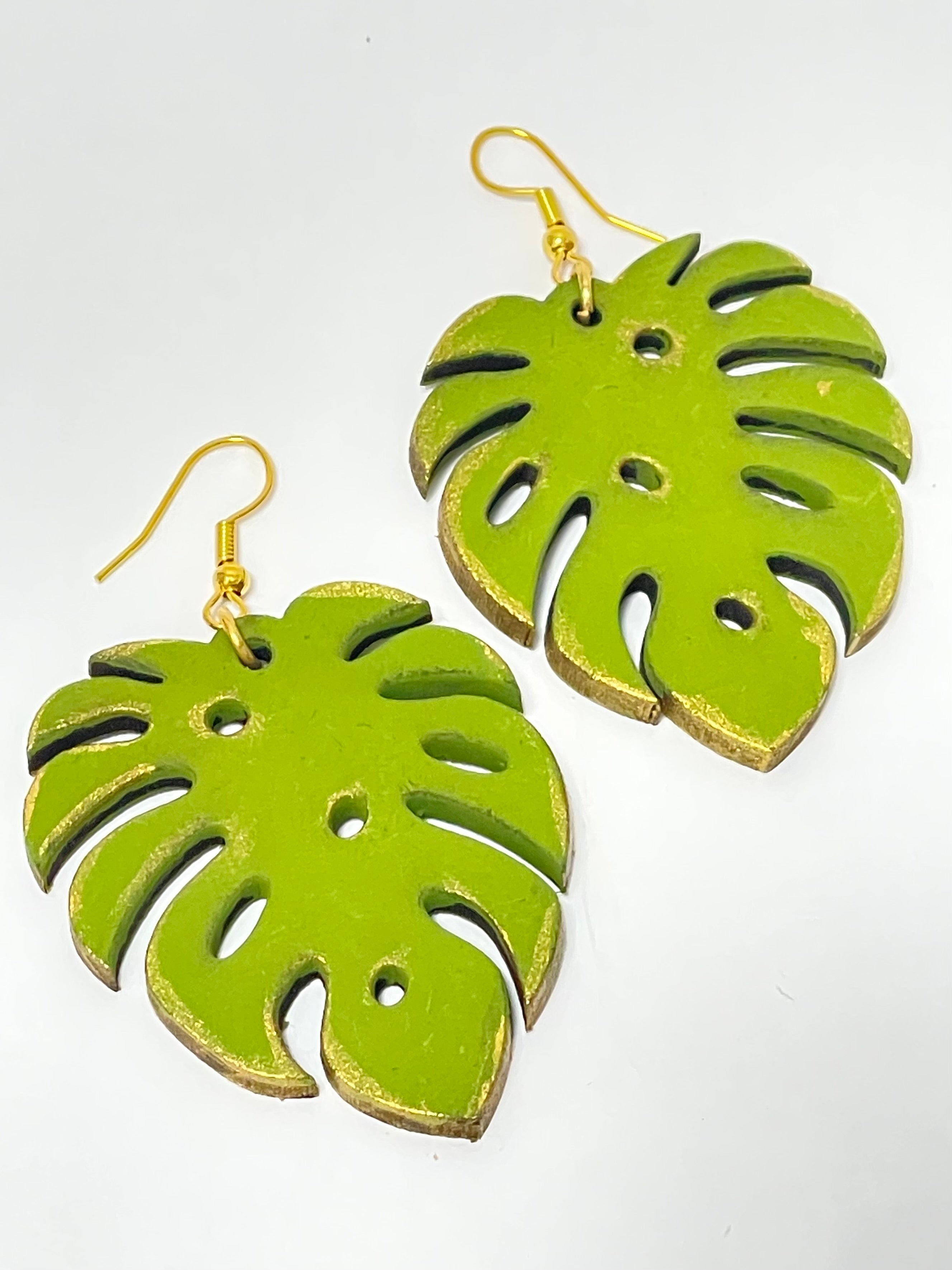 Artesanía de Puerto Rico-  Pantallas de madera (colores a escoger)