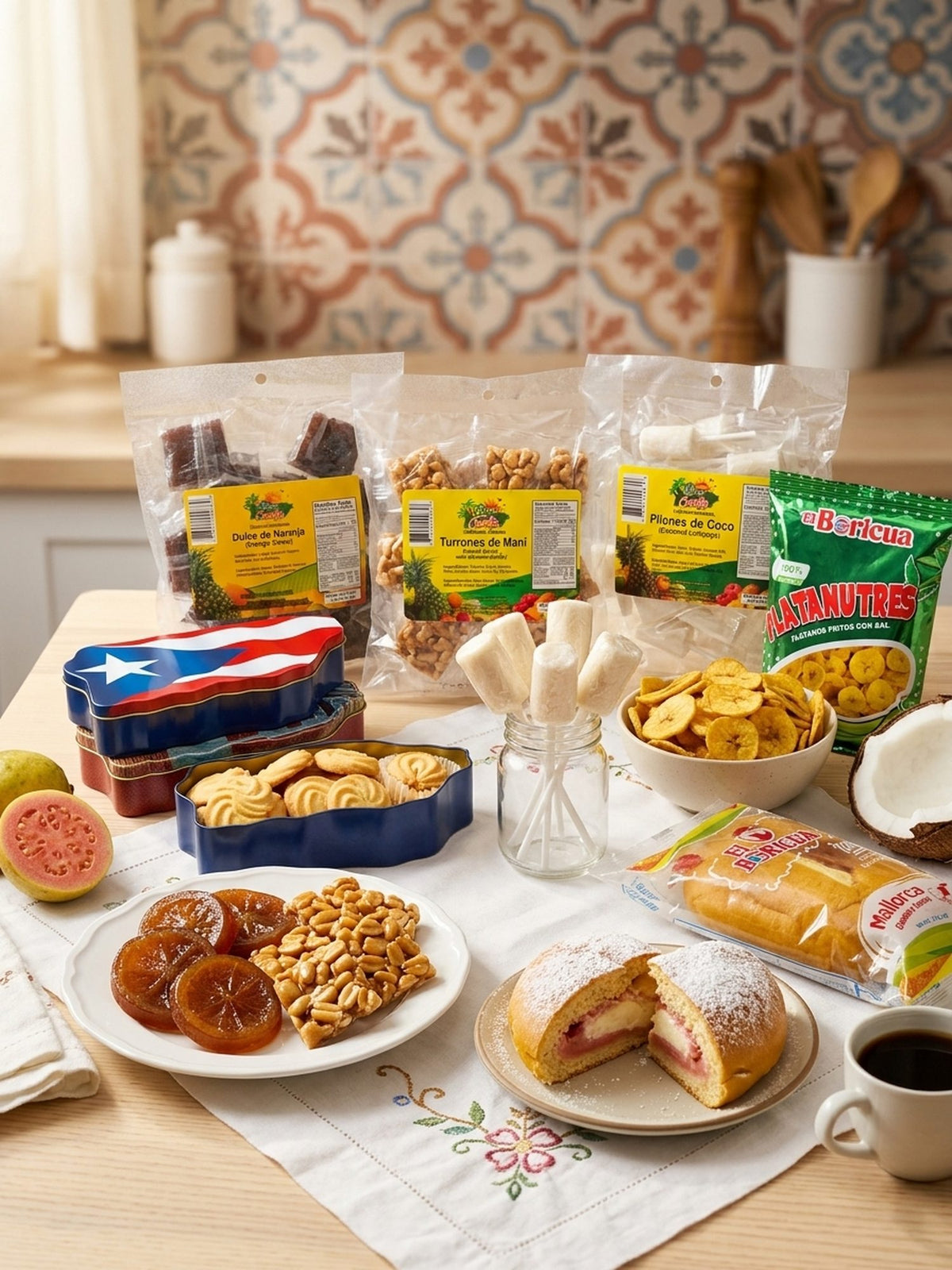 Dulces típicos de Puerto Rico: mampostial, turrones, platanutres, mallorca y galletas en lata sobre una mesa de cocina