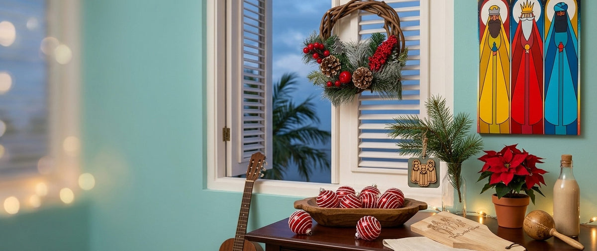 Decoración de Navidad boricua: corona rústica, esferas rojas, cuadro de los Tres Reyes Magos y tostonera de madera en una sala puertorriqueña