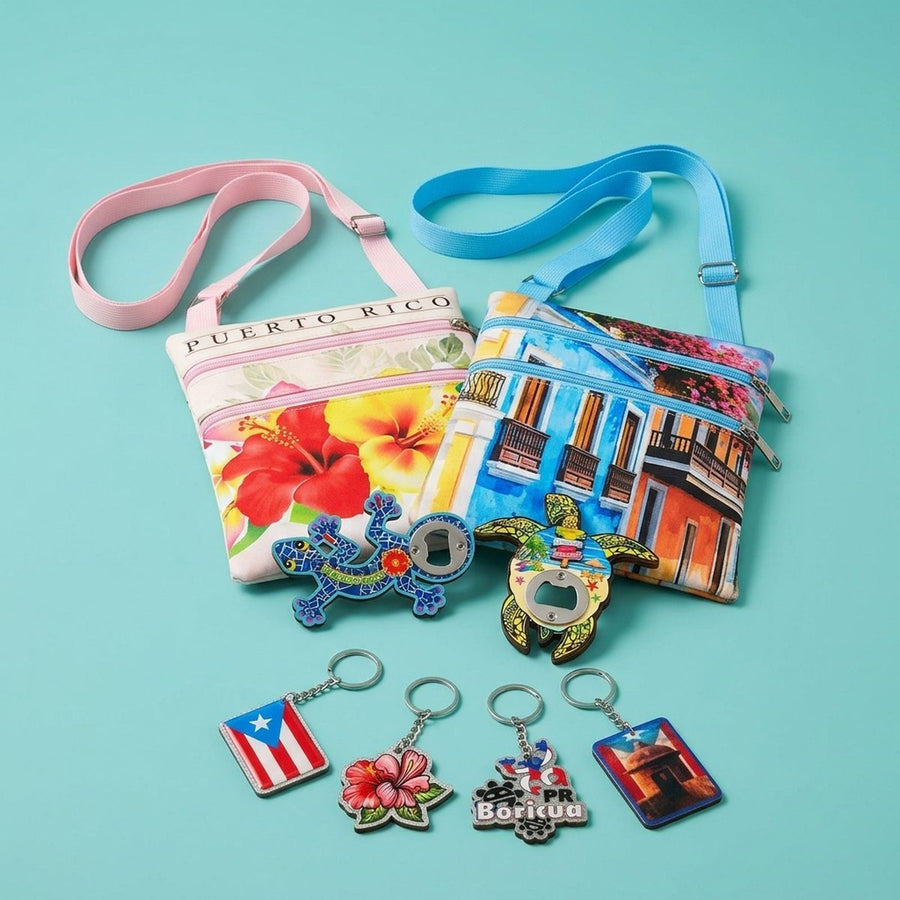 Souvenirs de Puerto Rico: bolsos crossbody, abridores magnéticos y llaveros sobre fondo turquesa