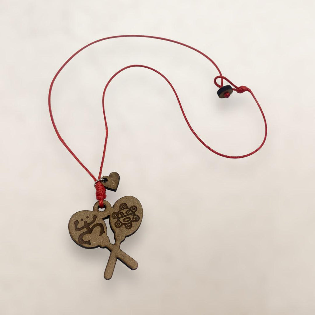 Artesanía en Madera - Collar Maracas con Símbolos Taínos *One Size*