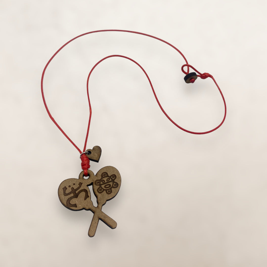 Artesanía en Madera - Collar Maracas con Símbolos Taínos *One Size*