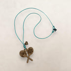 Artesanía en Madera - Collar Maracas con Símbolos Taínos *One Size*