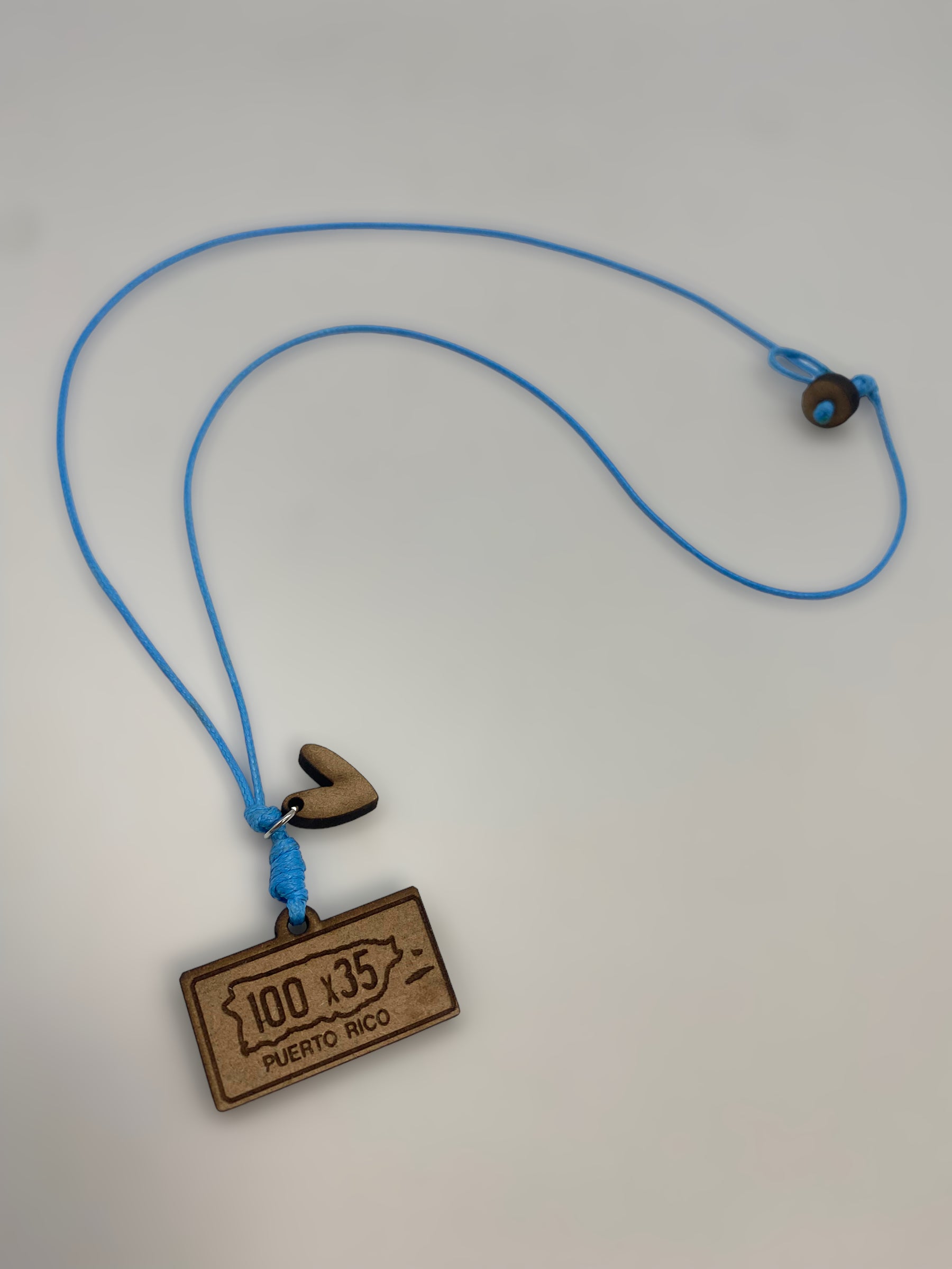 Artesanía en Madera - Collar Tablilla ''Puerto Rico 100 x 35'' *One Size*