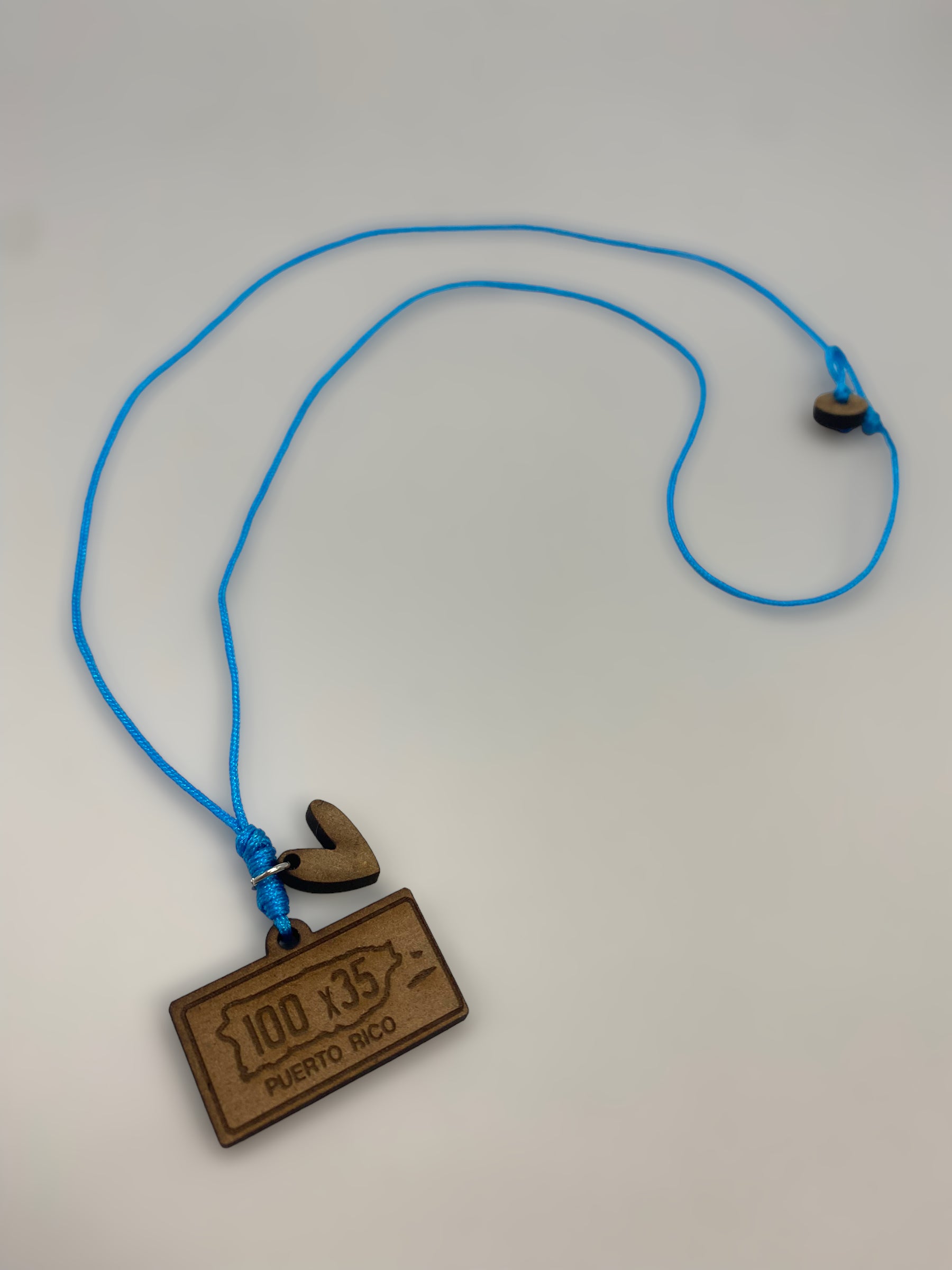 Artesanía en Madera - Collar Tablilla ''Puerto Rico 100 x 35'' *One Size*