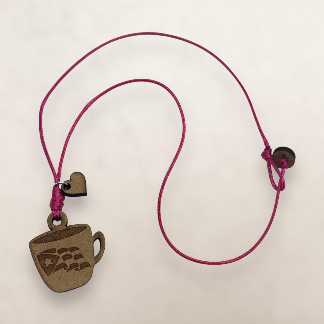 Artesanía en Madera - Collar Taza Bandera *One Size*