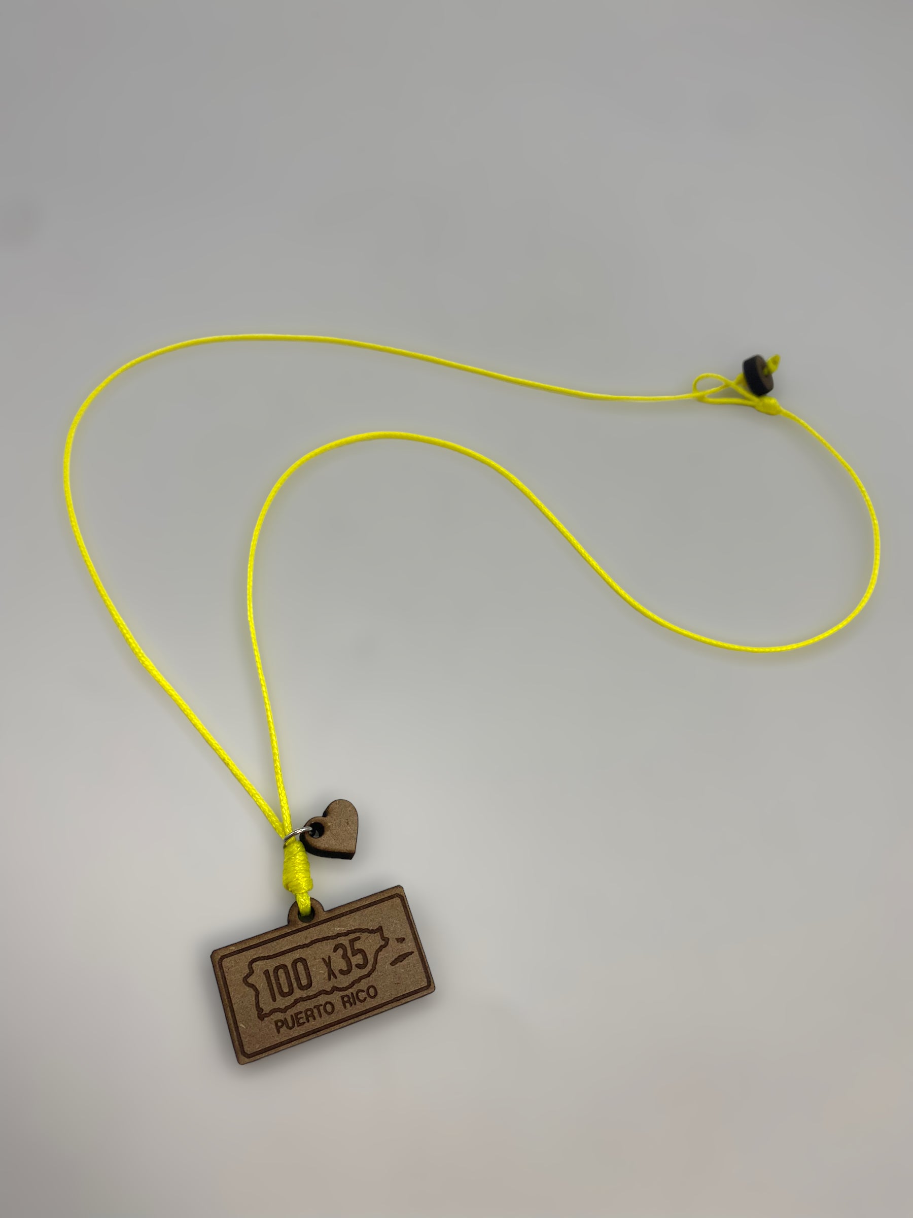 Artesanía en Madera - Collar Tablilla ''Puerto Rico 100 x 35'' *One Size*