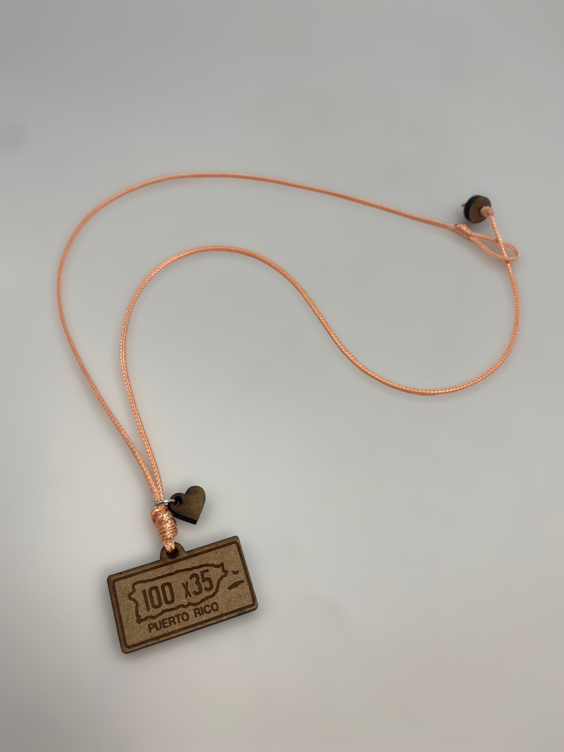 Artesanía en Madera - Collar Tablilla ''Puerto Rico 100 x 35'' *One Size*