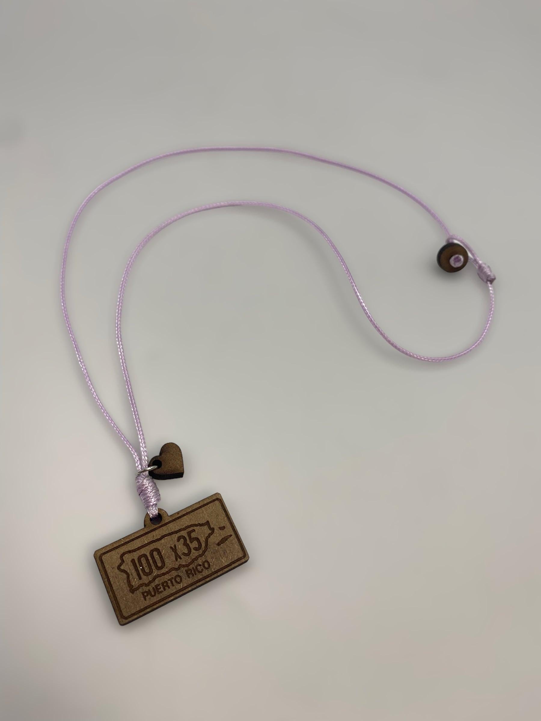 Artesanía en Madera - Collar Tablilla ''Puerto Rico 100 x 35'' *One Size*