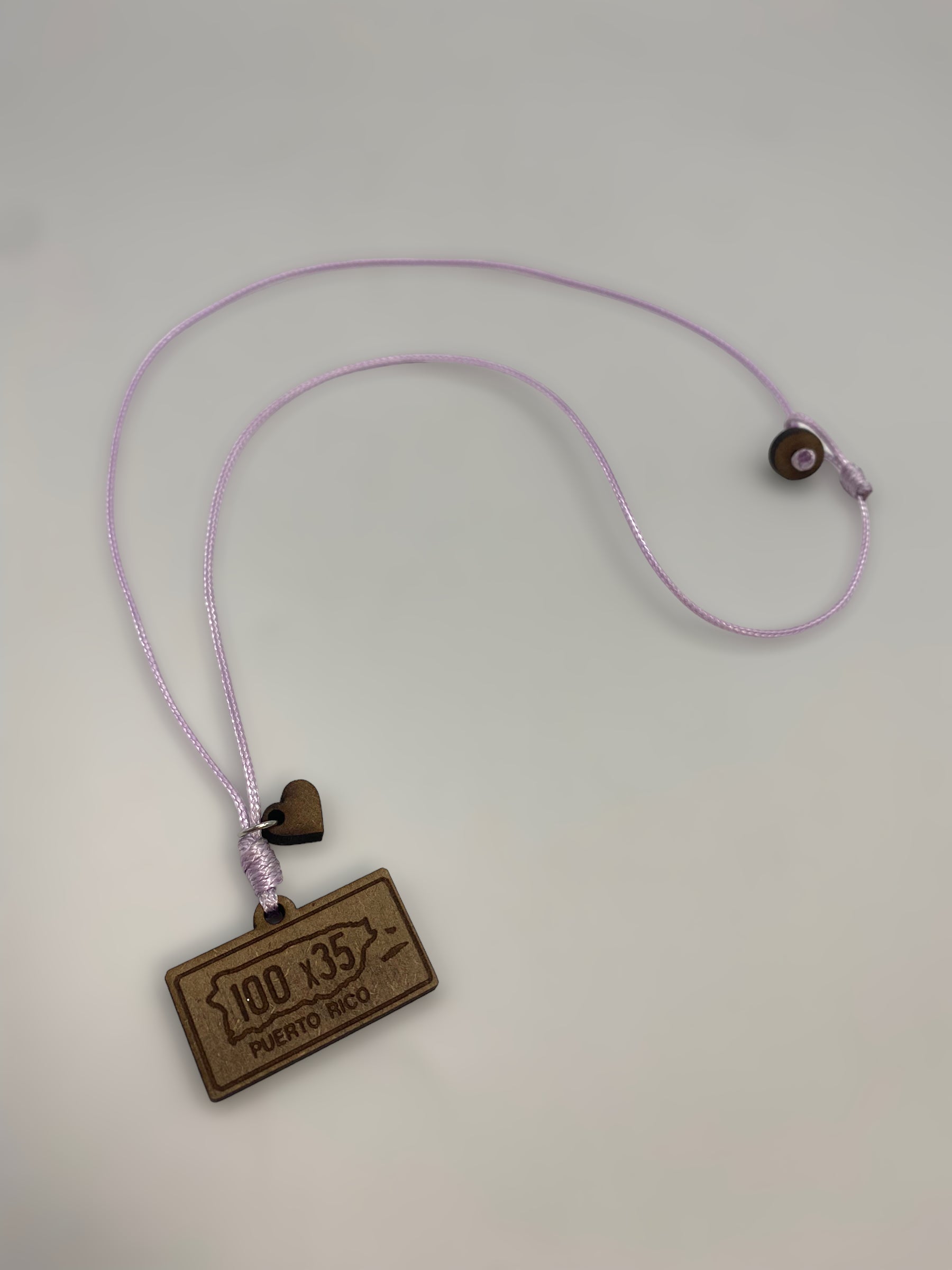 Artesanía en Madera - Collar Tablilla ''Puerto Rico 100 x 35'' *One Size*