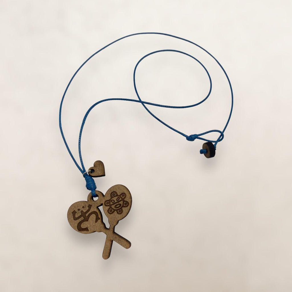 Artesanía en Madera - Collar Maracas con Símbolos Taínos *One Size*