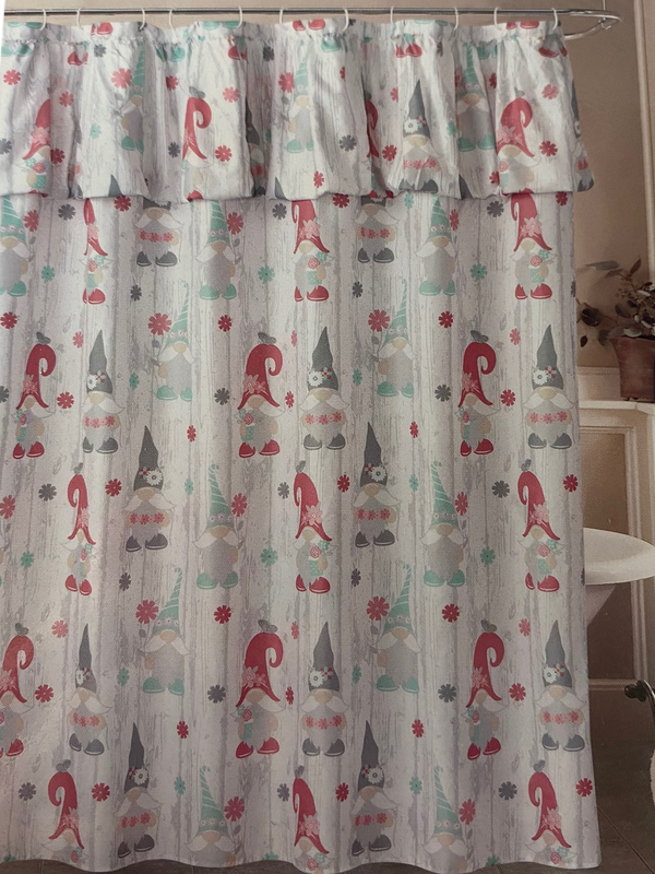 Main Street - Ballon Shower Curtain with Plastic Rings (Ganchos de Plástico).