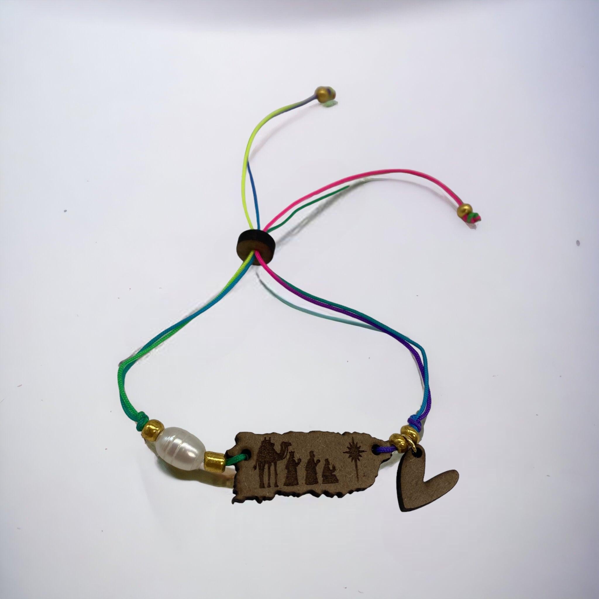 Artesanía en Madera - Pulsera Mapa de Puerto Rico con Reyes Magos  *One Size*