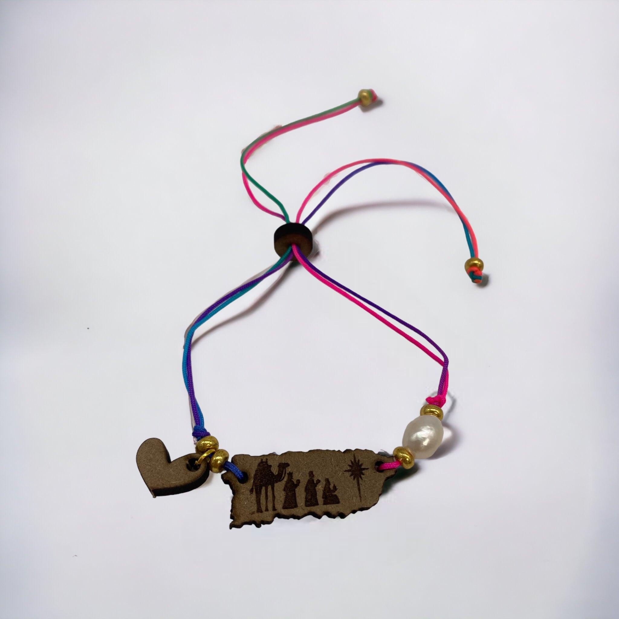 Artesanía en Madera - Pulsera Mapa de Puerto Rico con Reyes Magos  *One Size*