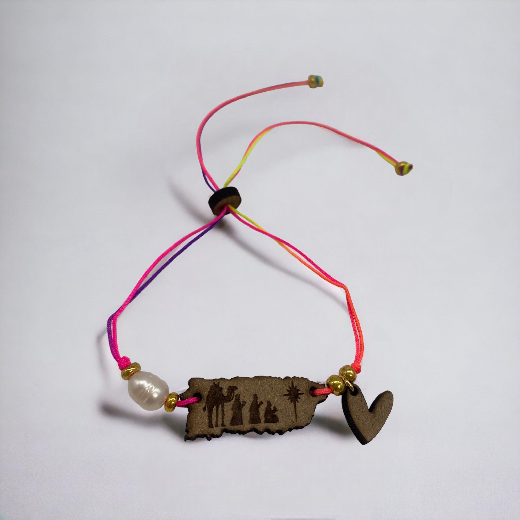 Artesanía en Madera - Pulsera Mapa de Puerto Rico con Reyes Magos  *One Size*